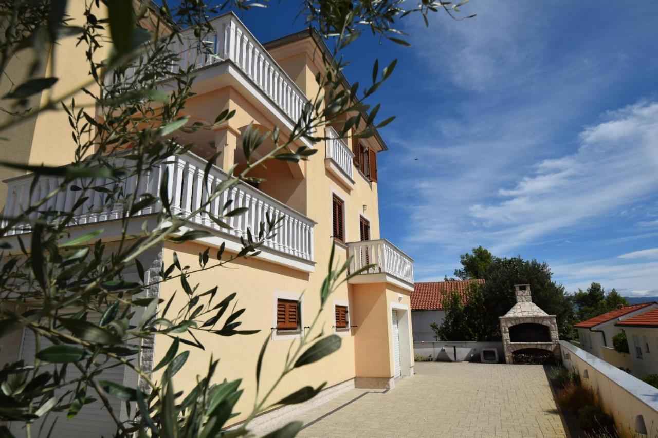 Apartment Baran Čižići Esterno foto